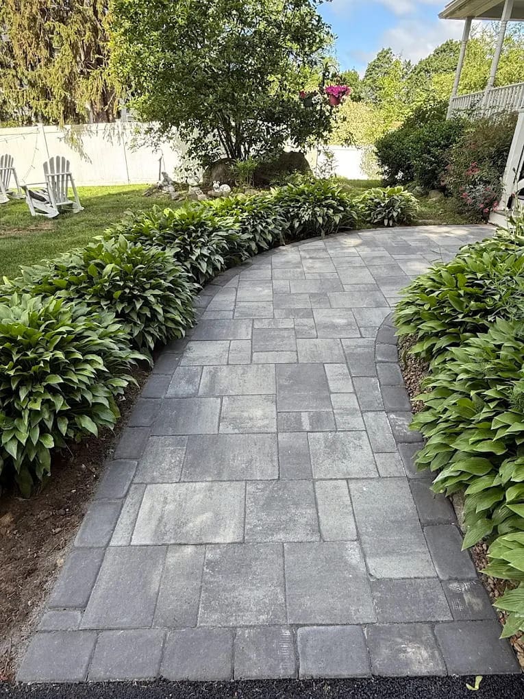 2025-06-24-min gardener-8-za-2